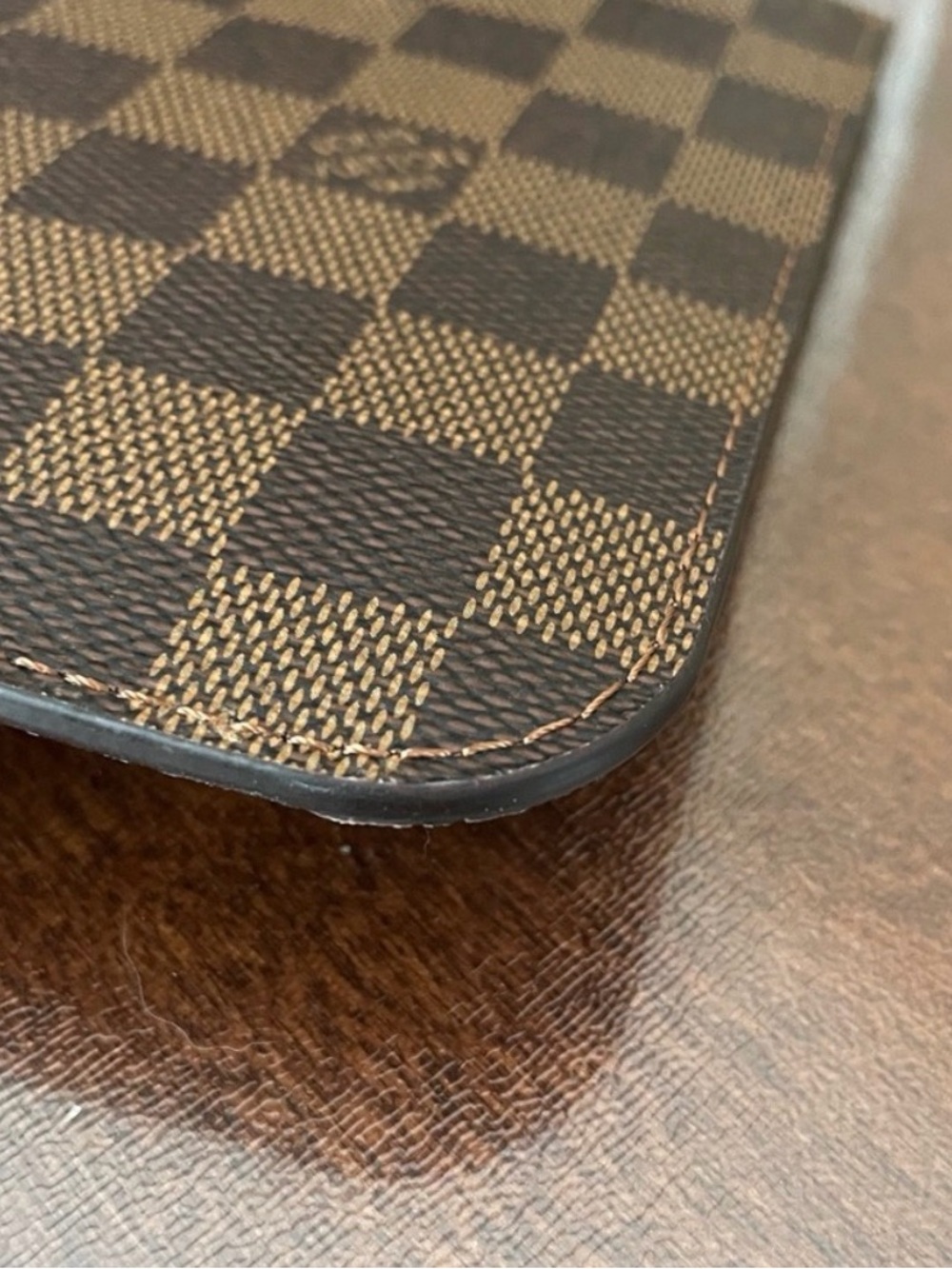 Authentic LOUIS VUITTON Damier Neverfull MM Pouch. - Picture 6 of 13